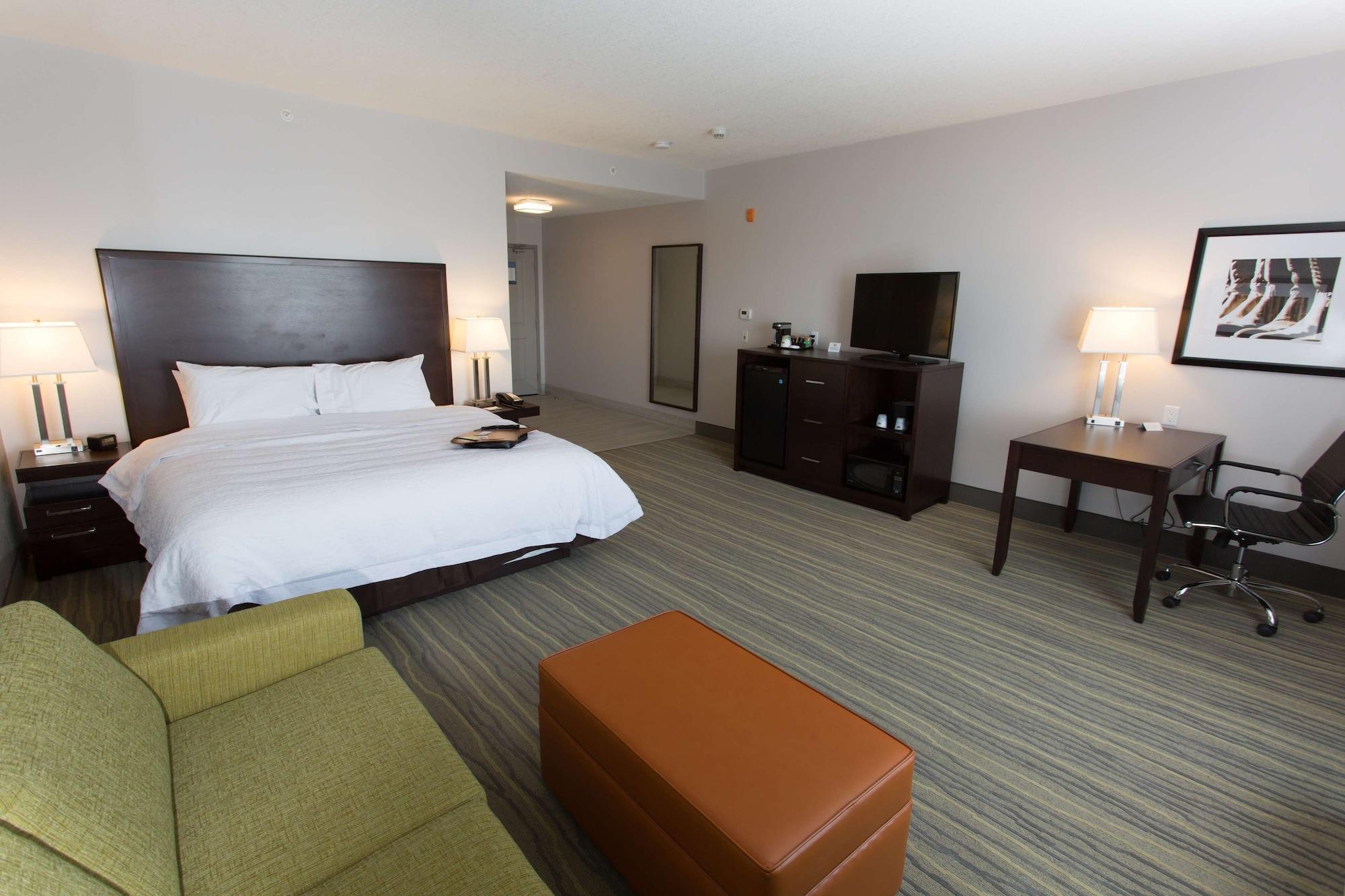 Hampton Inn By Hilton Lloydminster Eksteriør billede