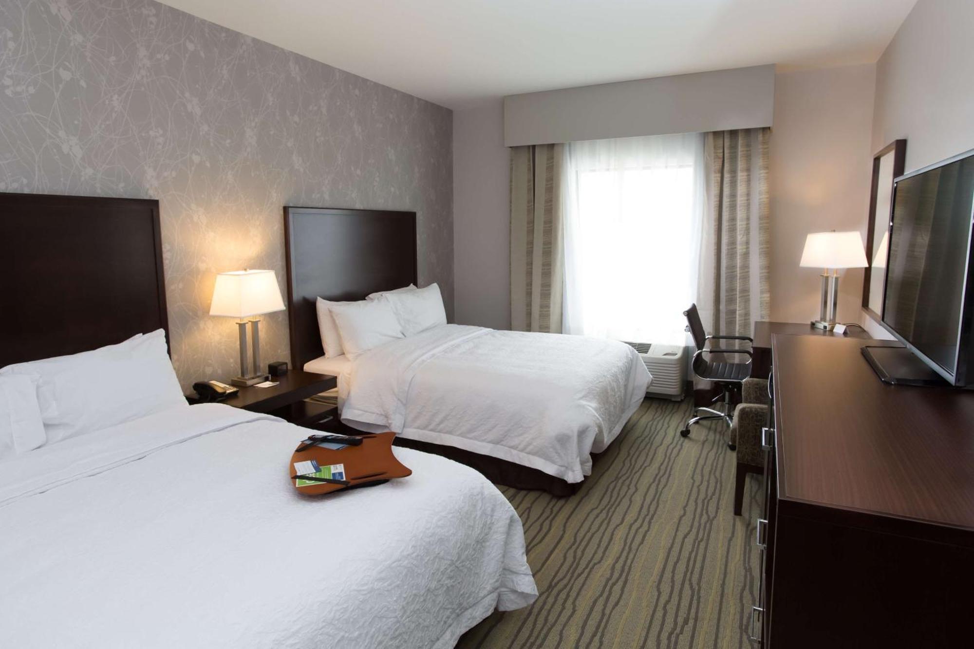 Hampton Inn By Hilton Lloydminster Eksteriør billede