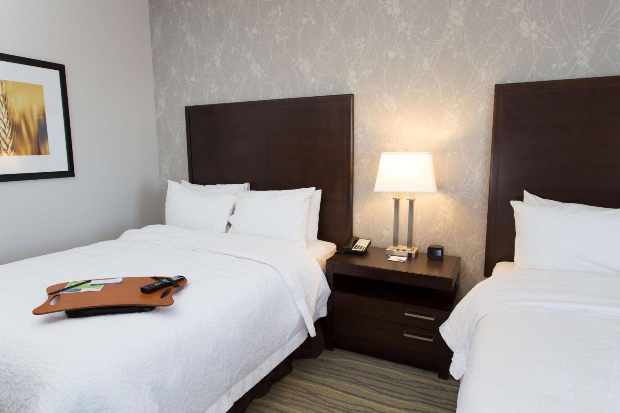 Hampton Inn By Hilton Lloydminster Eksteriør billede