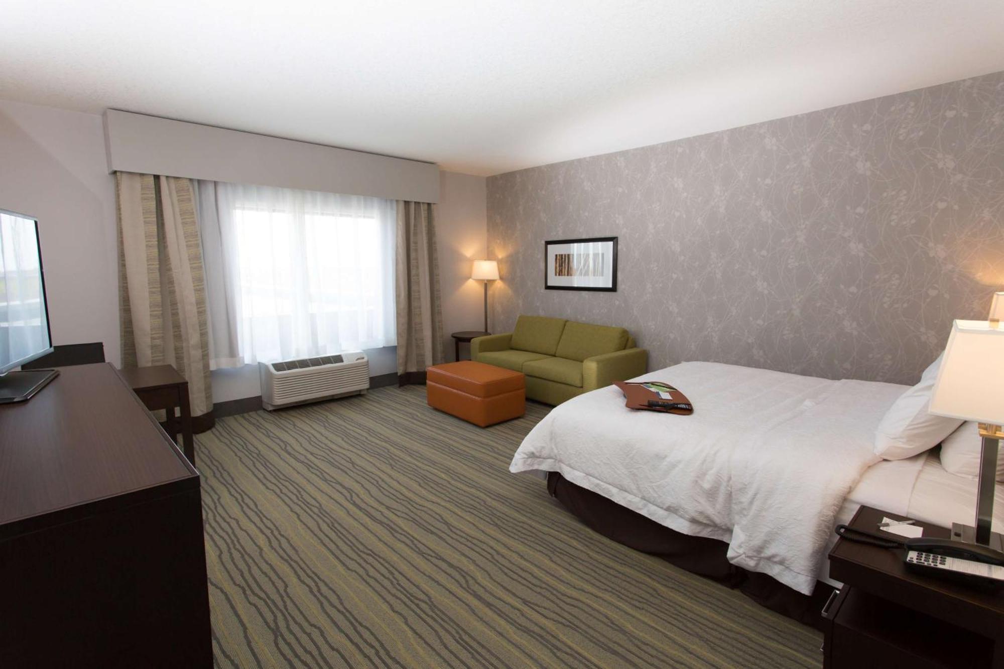 Hampton Inn By Hilton Lloydminster Eksteriør billede