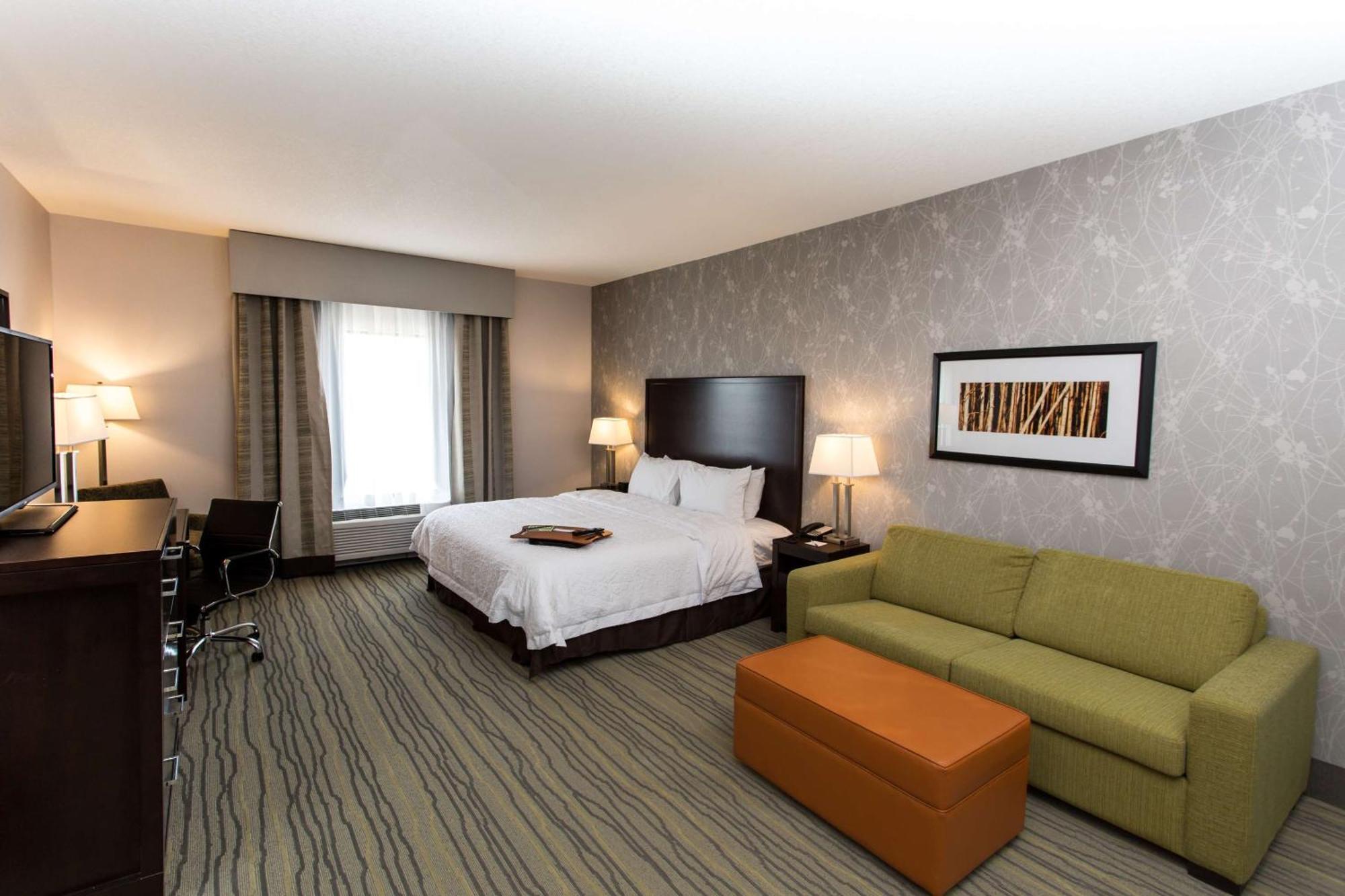 Hampton Inn By Hilton Lloydminster Eksteriør billede