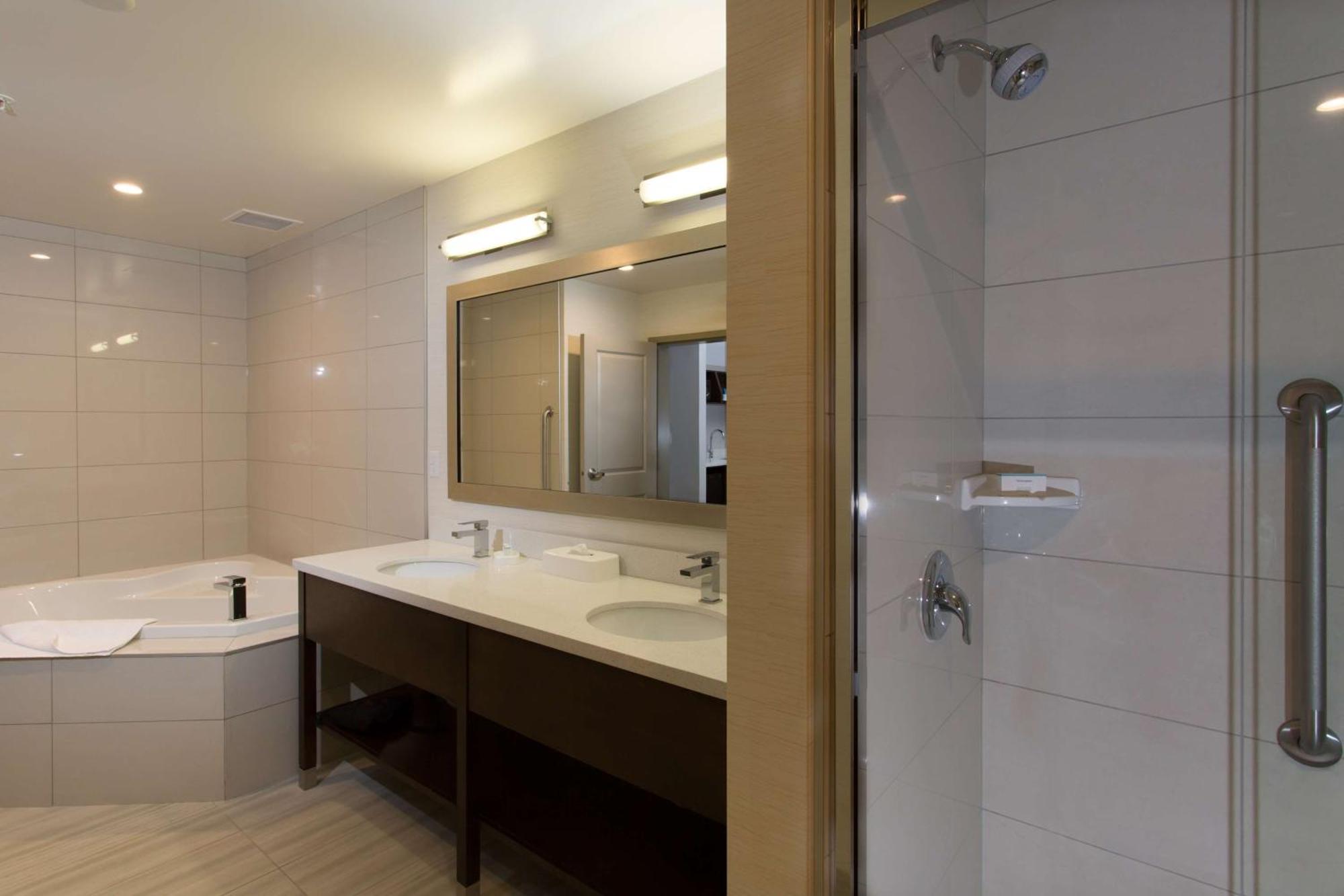 Hampton Inn By Hilton Lloydminster Eksteriør billede