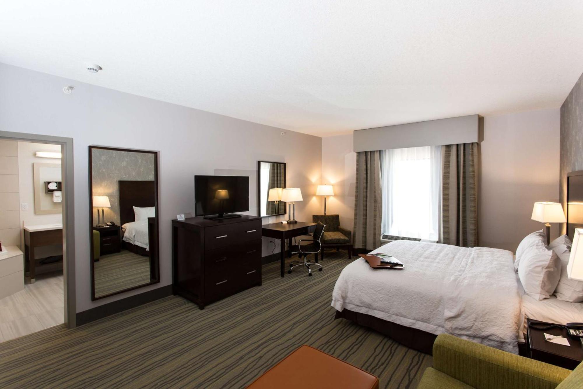 Hampton Inn By Hilton Lloydminster Eksteriør billede