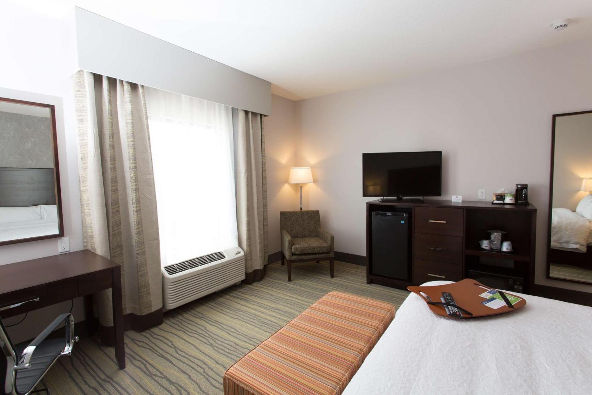 Hampton Inn By Hilton Lloydminster Eksteriør billede